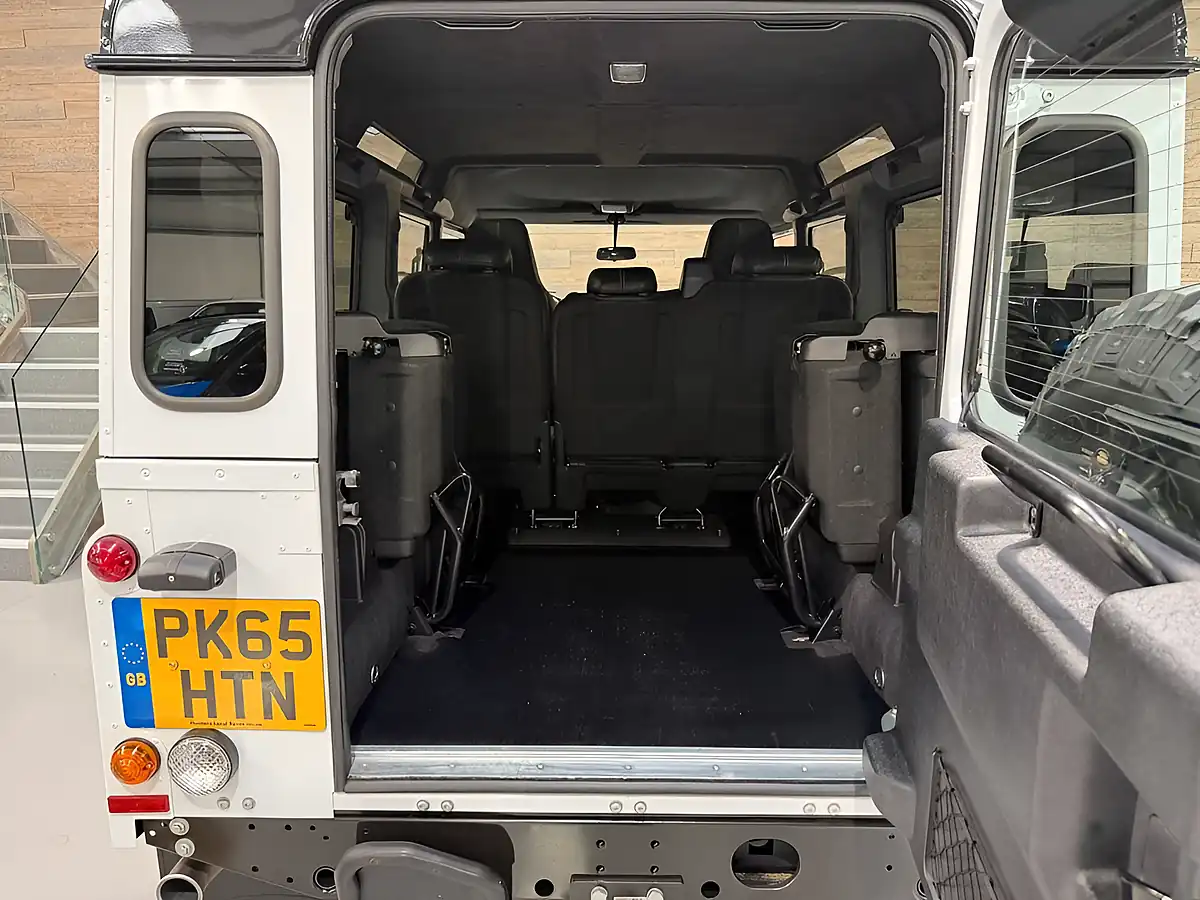 Used 2015 Land Rover Defender Utility Wagon Double Cab White - Interior and Exterior details 19