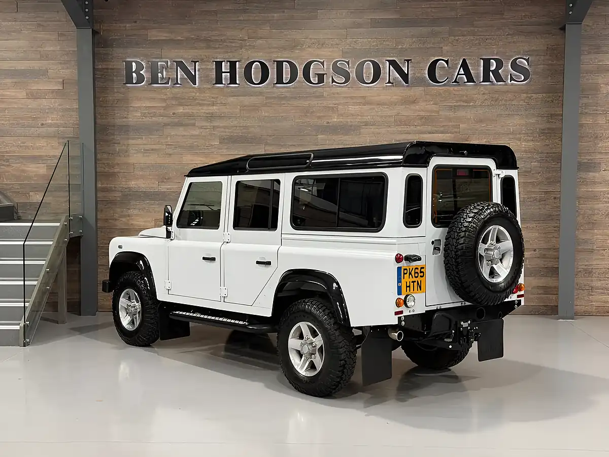 Used 2015 Land Rover Defender Utility Wagon Double Cab White - Interior and Exterior details 4