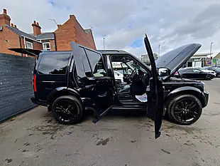 Used 2015 Land Rover Discovery 4 Hse Black - Interior and Exterior details 12