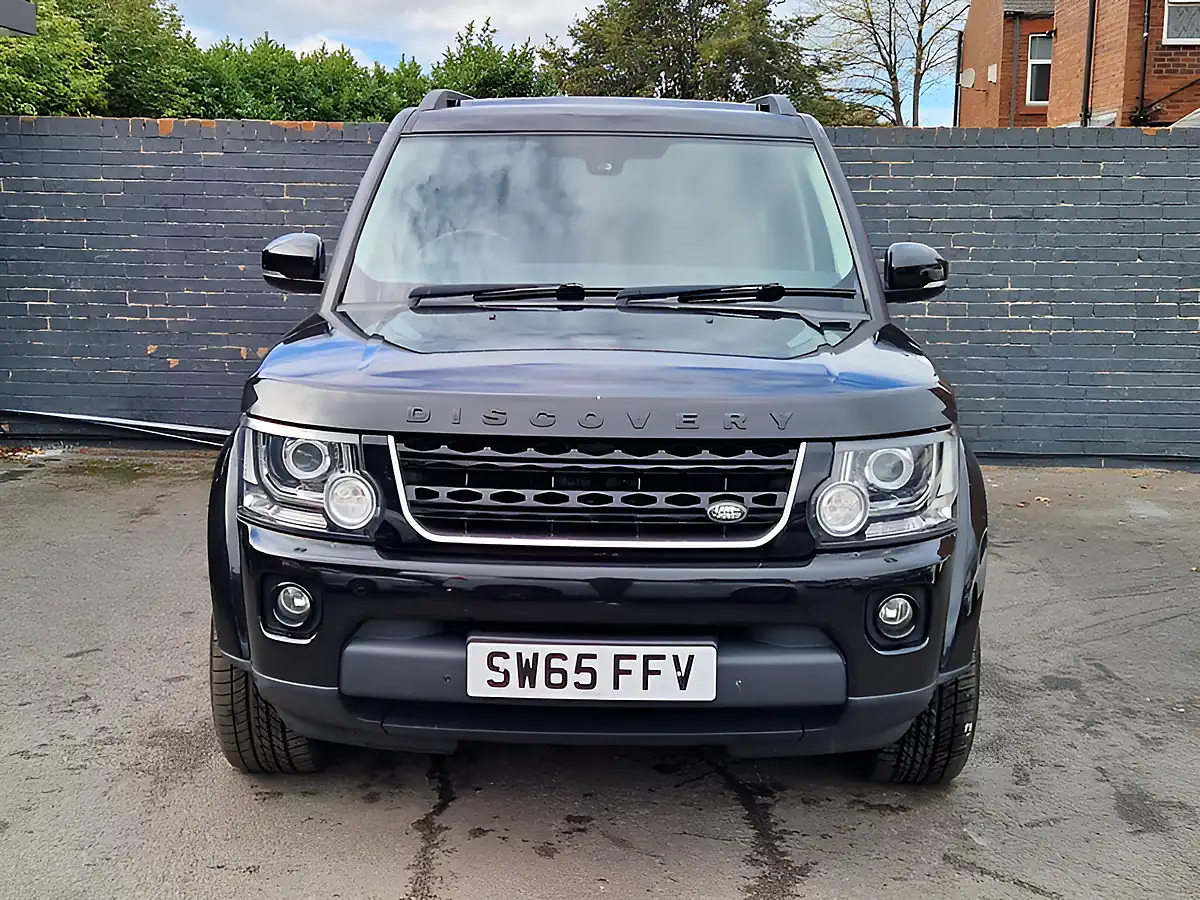 Used 2015 Land Rover Discovery 4 Hse Black - Interior and Exterior details 4