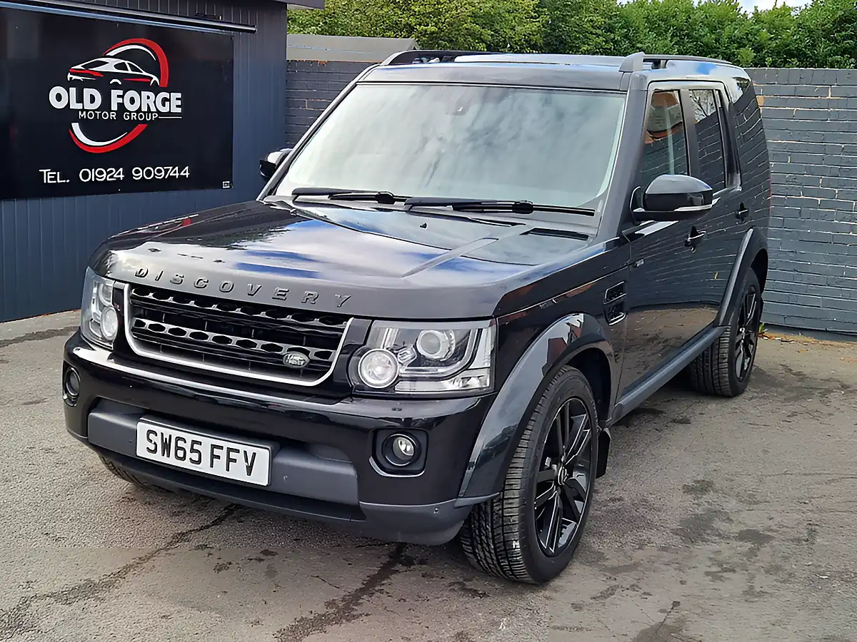 Used 2015 Land Rover Discovery 4 Hse Black - Interior and Exterior details 5