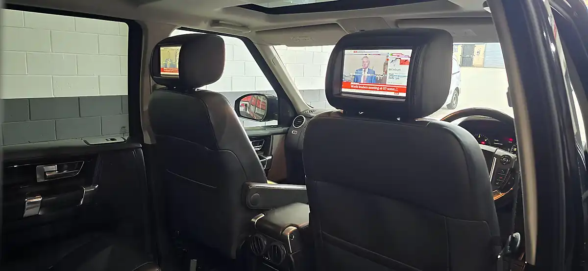 Used 2015 Land Rover Discovery 4 Hse Luxury Black - Interior and Exterior details 10