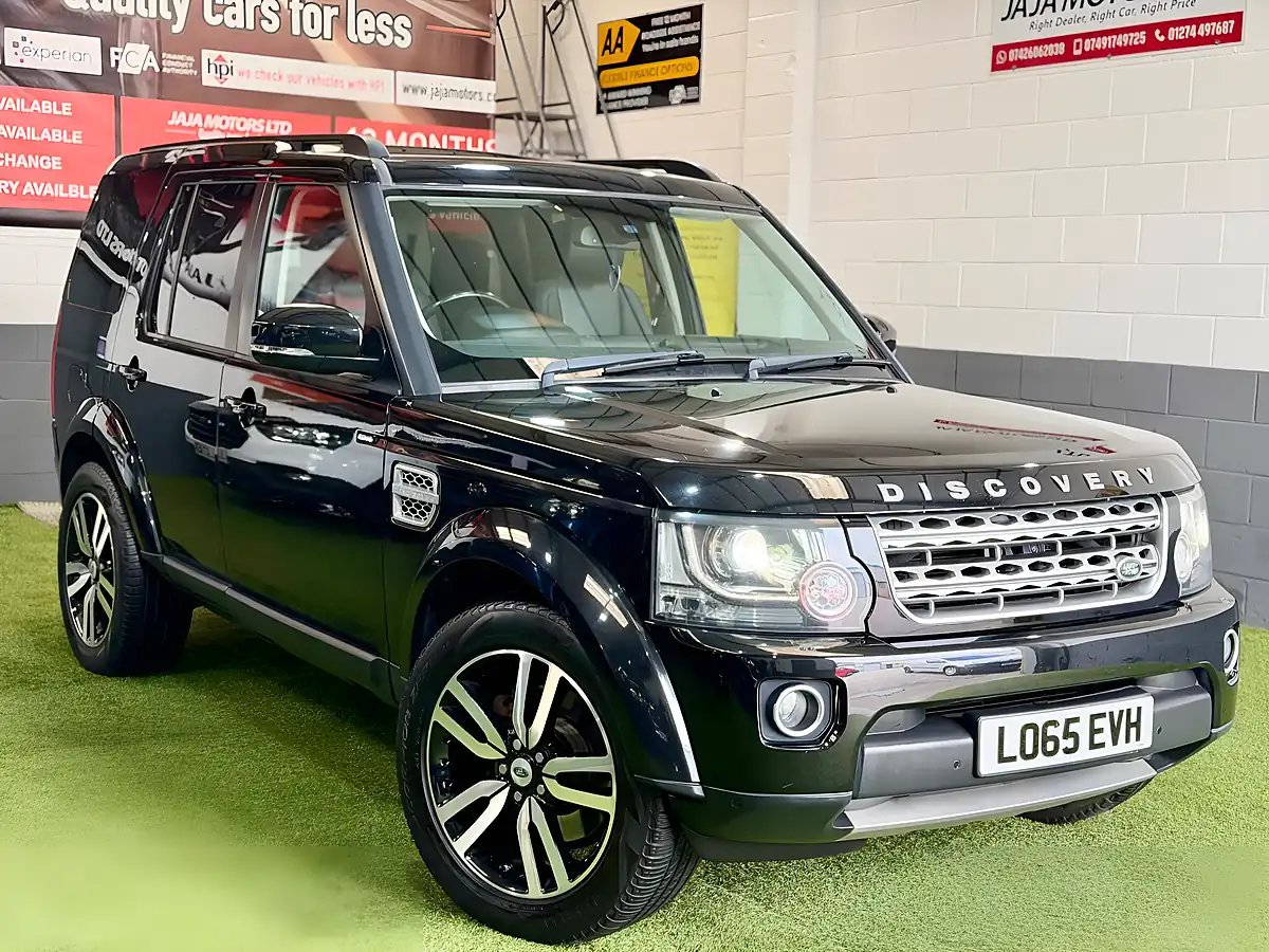Used 2015 Land Rover Discovery 4 Hse Luxury Black - Interior and Exterior details 12