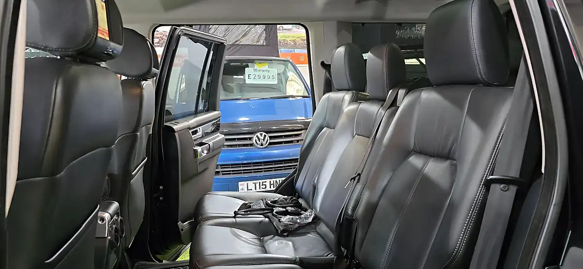 Used 2015 Land Rover Discovery 4 Hse Luxury Black - Interior and Exterior details 17