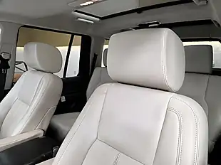 Used 2015 Land Rover Discovery 4 Hse Luxury Santorini Black - Interior and Exterior details 13