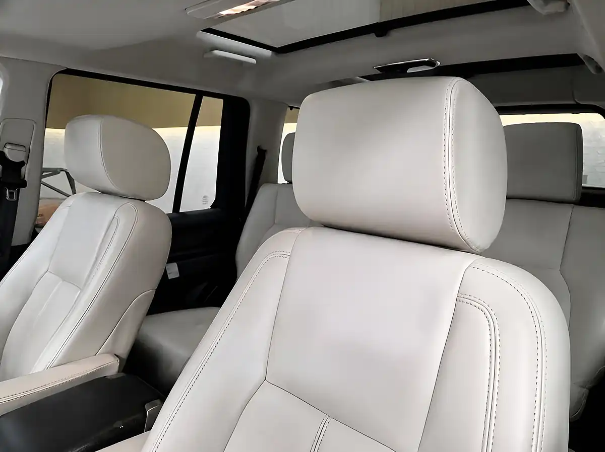 Used 2015 Land Rover Discovery 4 Hse Luxury Santorini Black - Interior and Exterior details 13