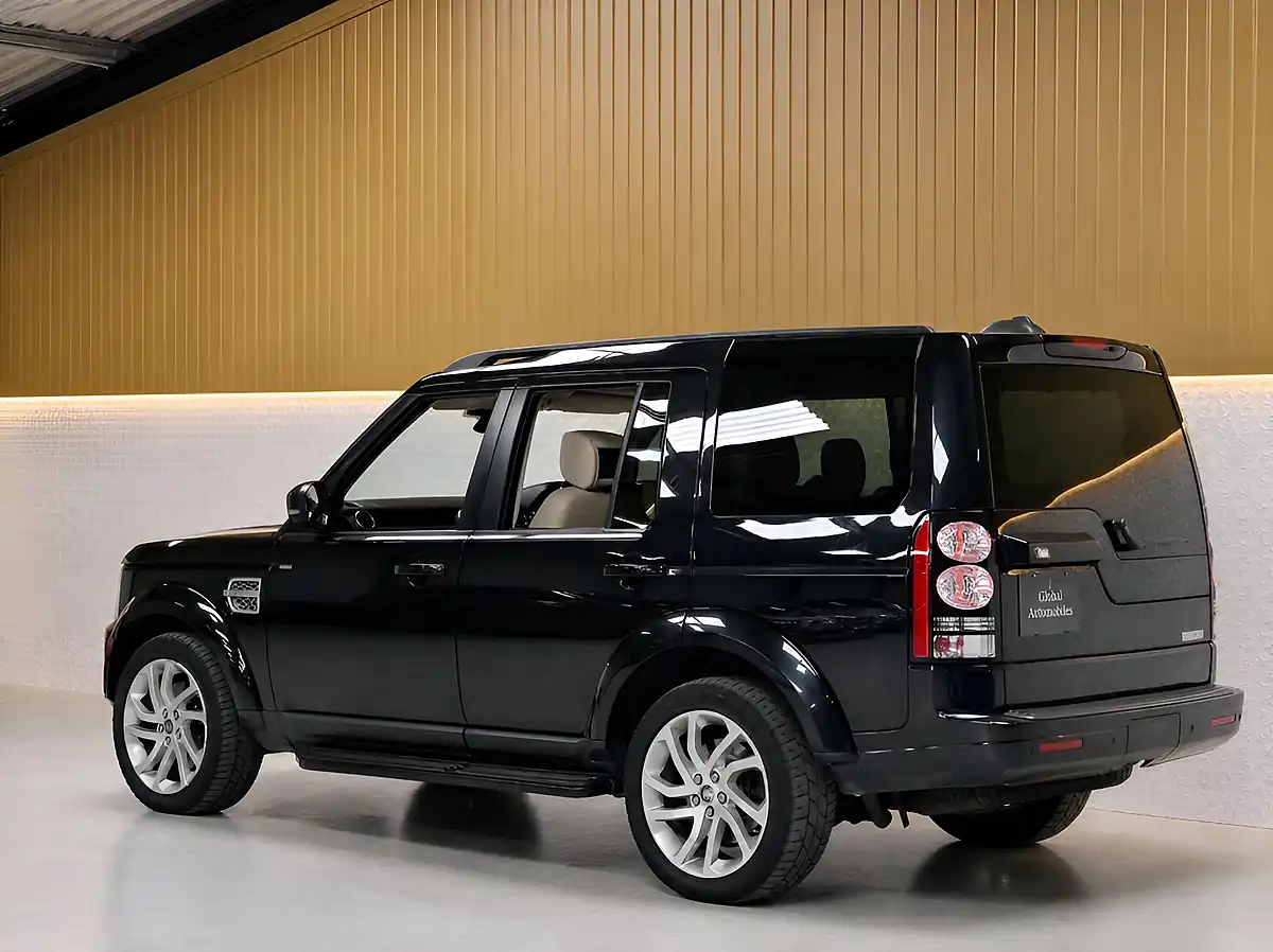 Used 2015 Land Rover Discovery 4 Hse Luxury Santorini Black - Interior and Exterior details 7