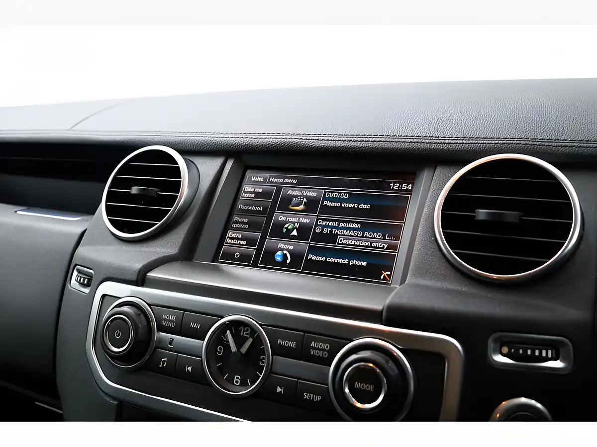 Used 2015 Land Rover Discovery 4 Se Tech Grey - Interior and Exterior details 17