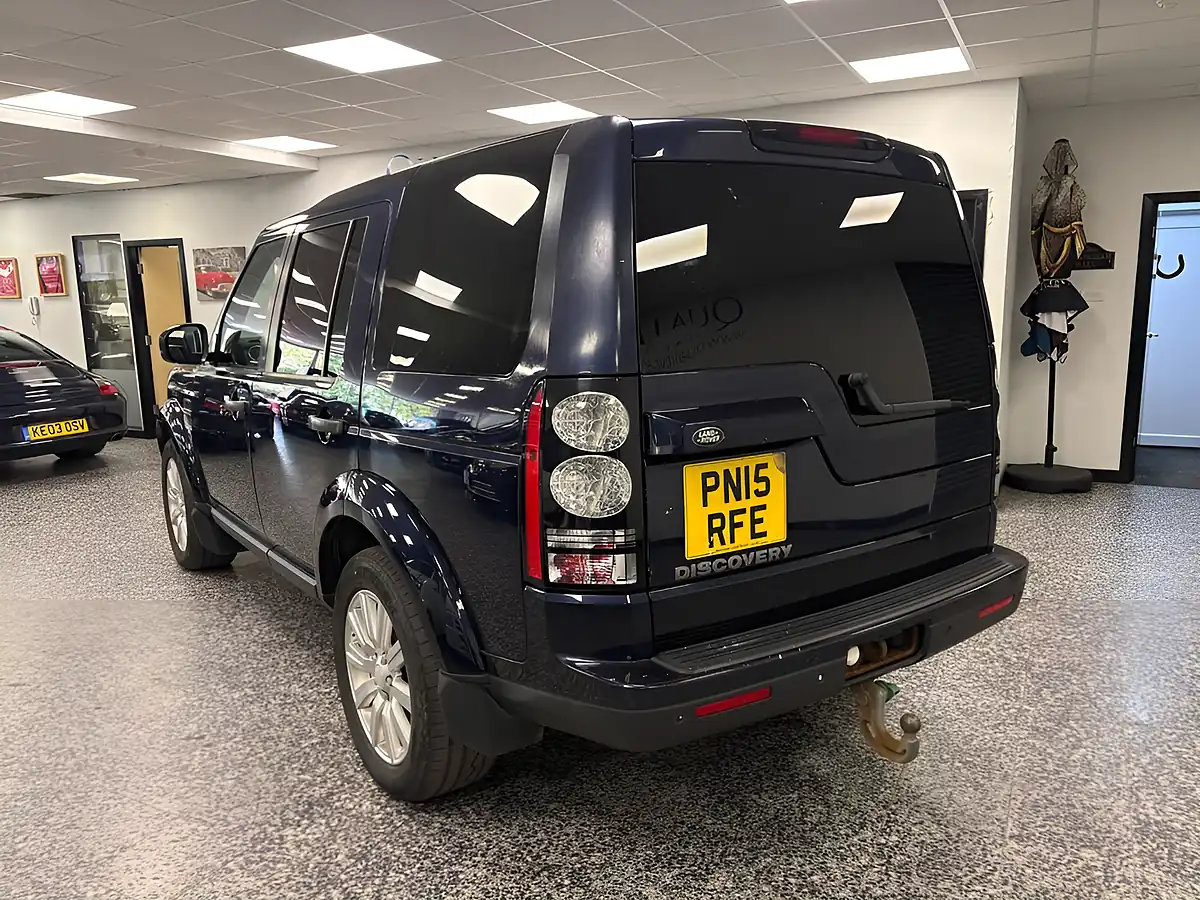 Used 2015 Land Rover Discovery 4 Xs Blue - Interior and Exterior details 14