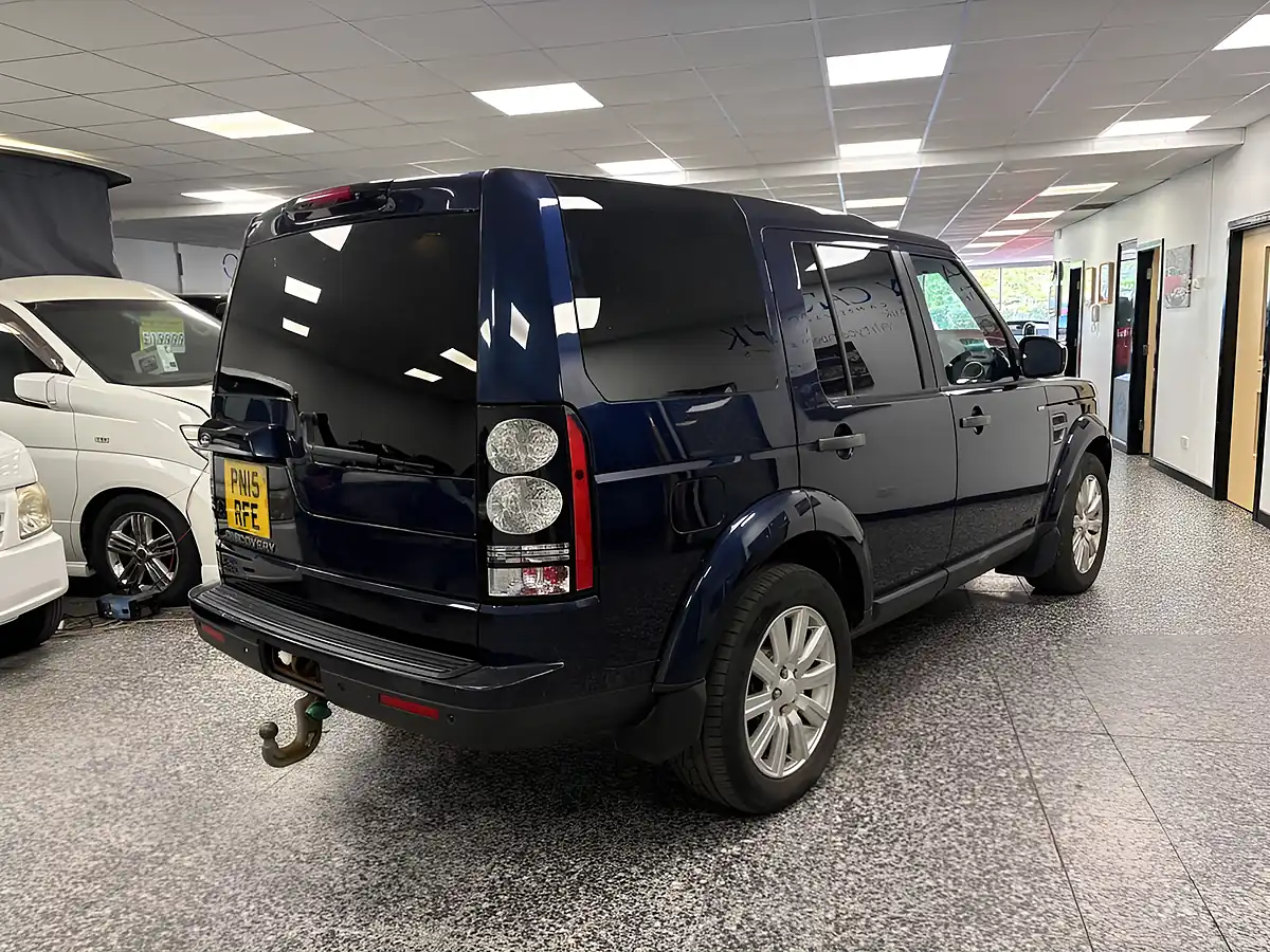 Used 2015 Land Rover Discovery 4 Xs Blue - Interior and Exterior details 15
