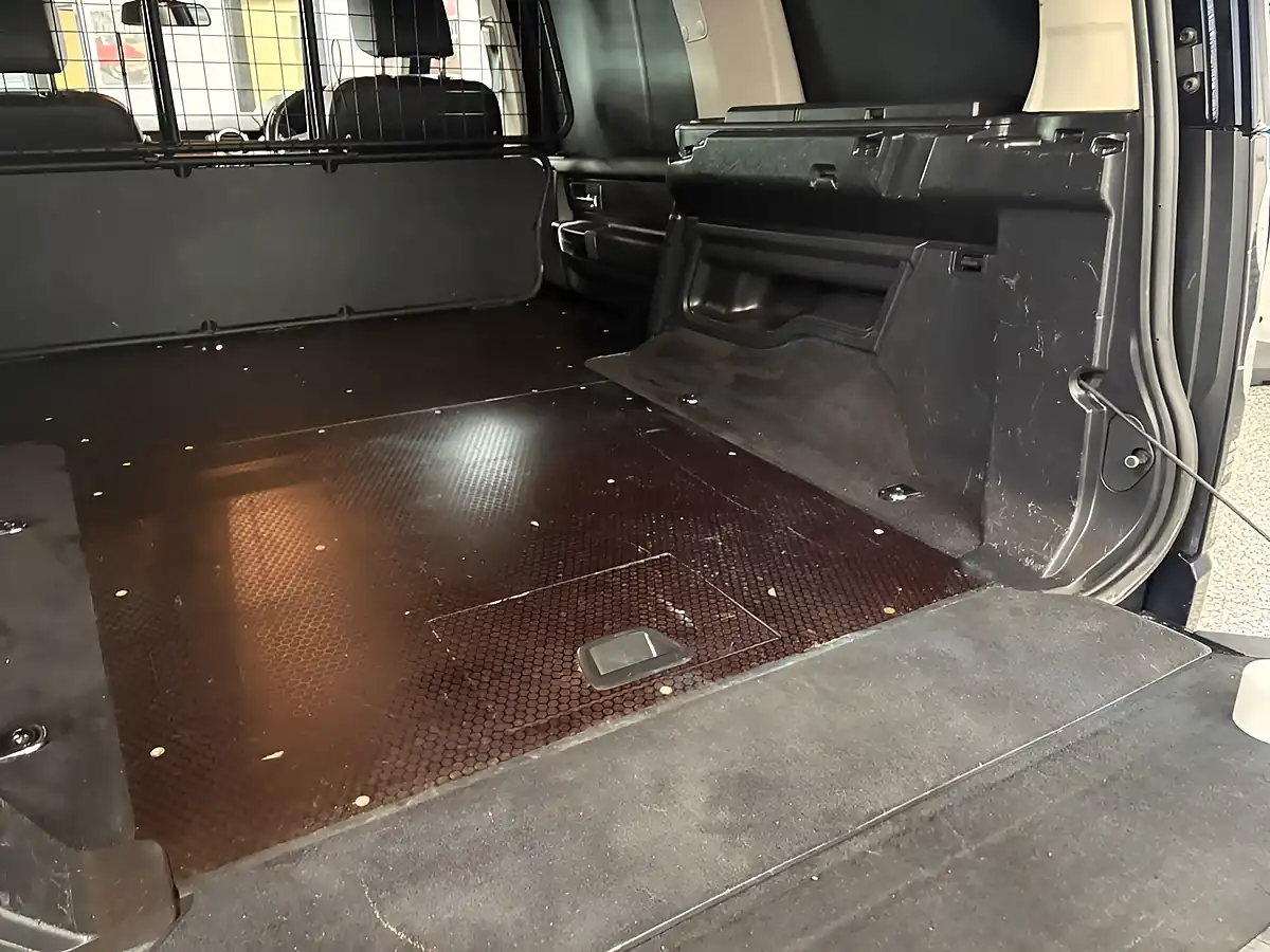 Used 2015 Land Rover Discovery 4 Xs Blue - Interior and Exterior details 18