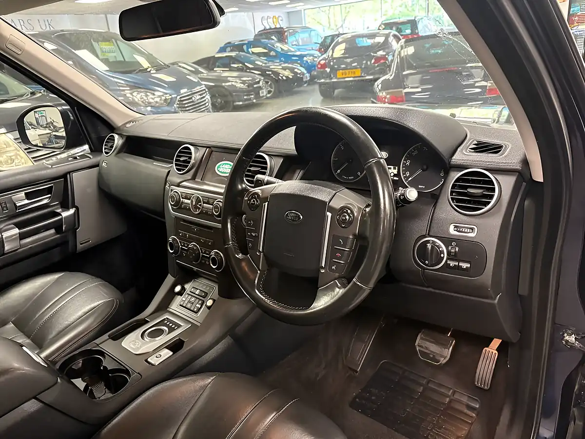 Used 2015 Land Rover Discovery 4 Xs Blue - Interior and Exterior details 2