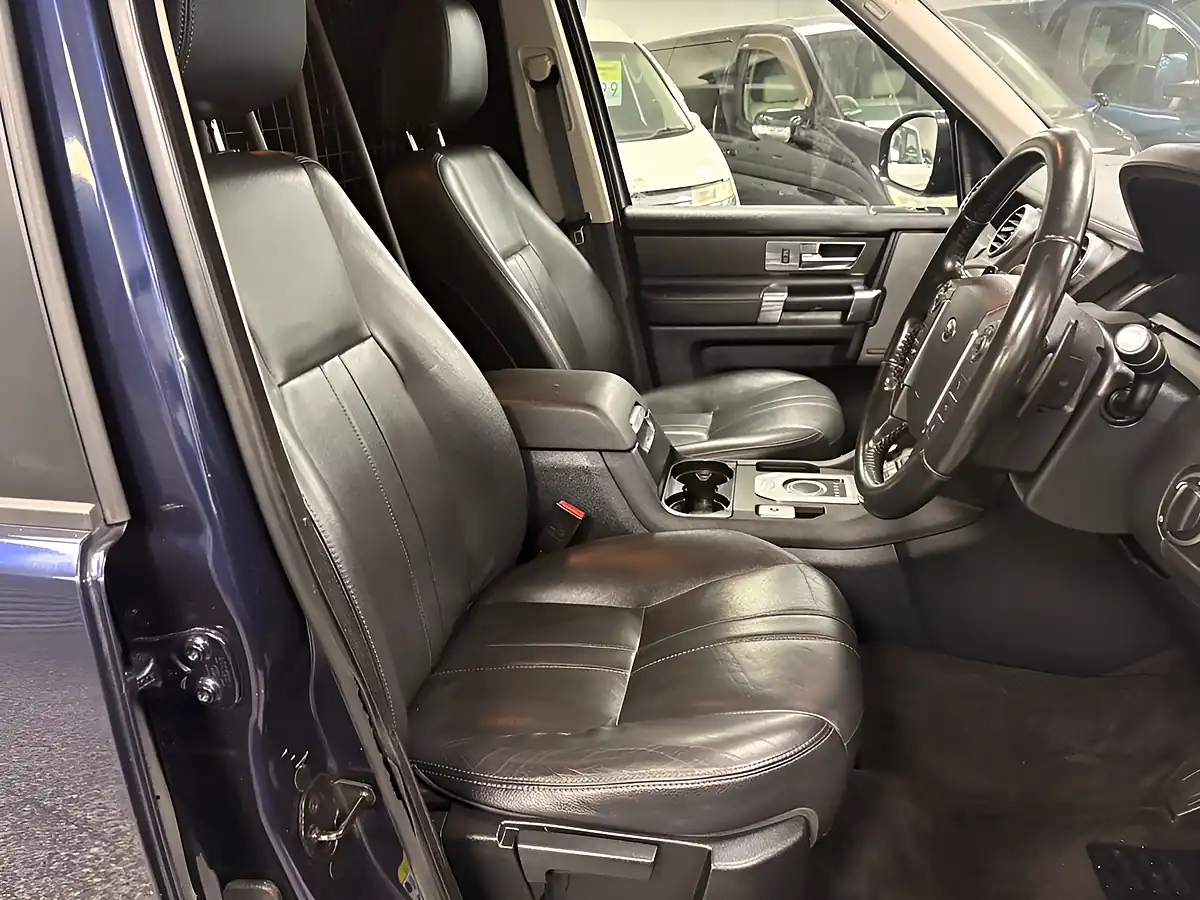 Used 2015 Land Rover Discovery 4 Xs Blue - Interior and Exterior details 20