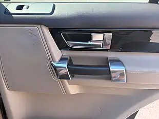Used 2015 Land Rover Discovery Hse Kaikoura Stone - Interior and Exterior details 14