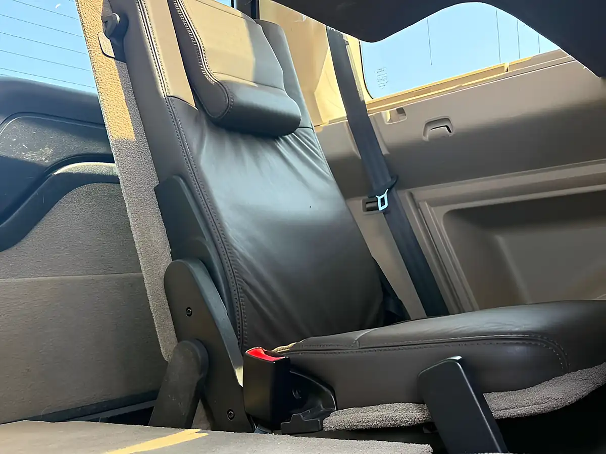 Used 2015 Land Rover Discovery Hse Kaikoura Stone - Interior and Exterior details 16