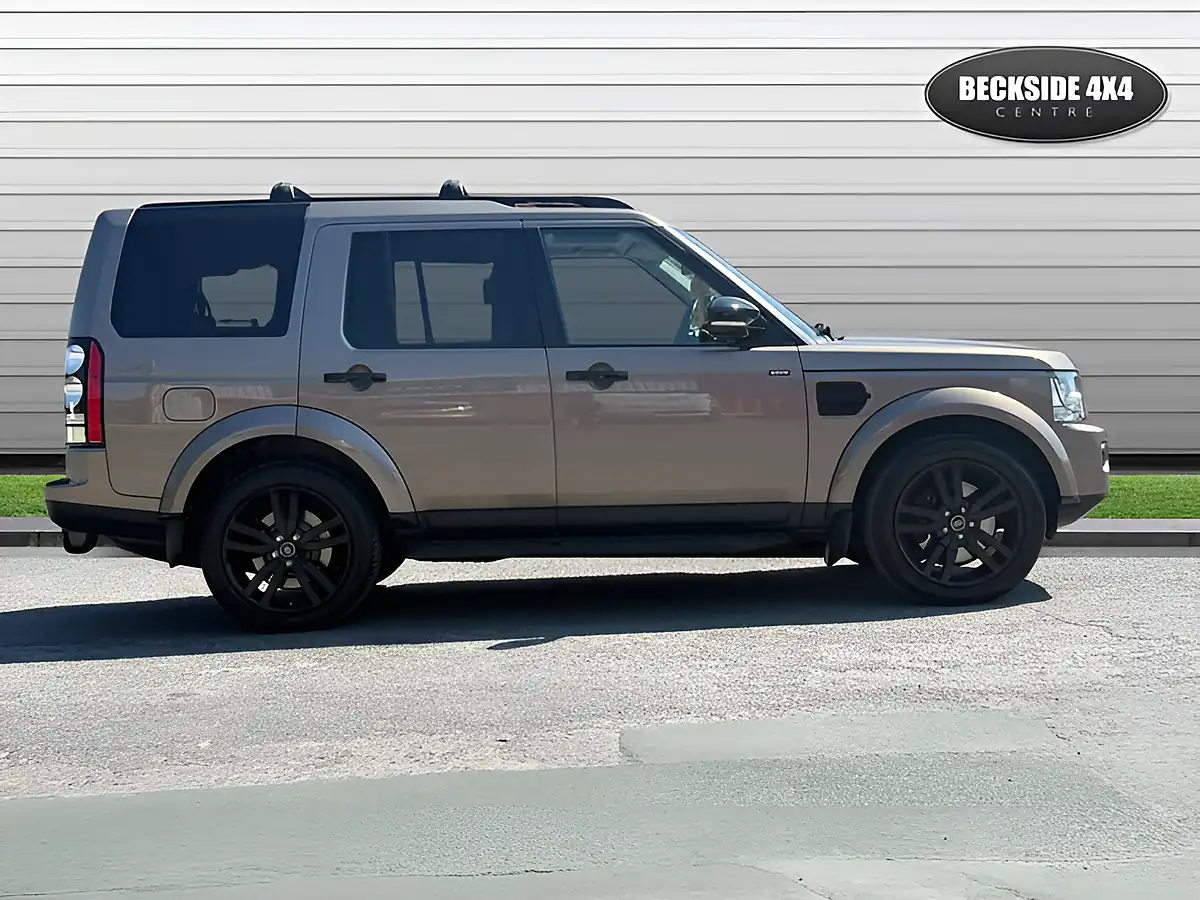 Used 2015 Land Rover Discovery Hse Kaikoura Stone - Interior and Exterior details 2