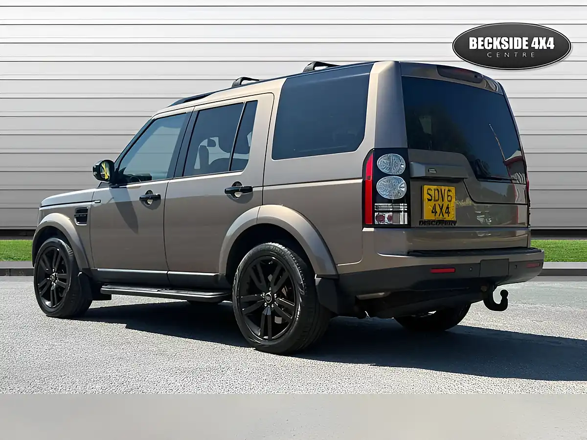 Used 2015 Land Rover Discovery Hse Kaikoura Stone - Interior and Exterior details 7