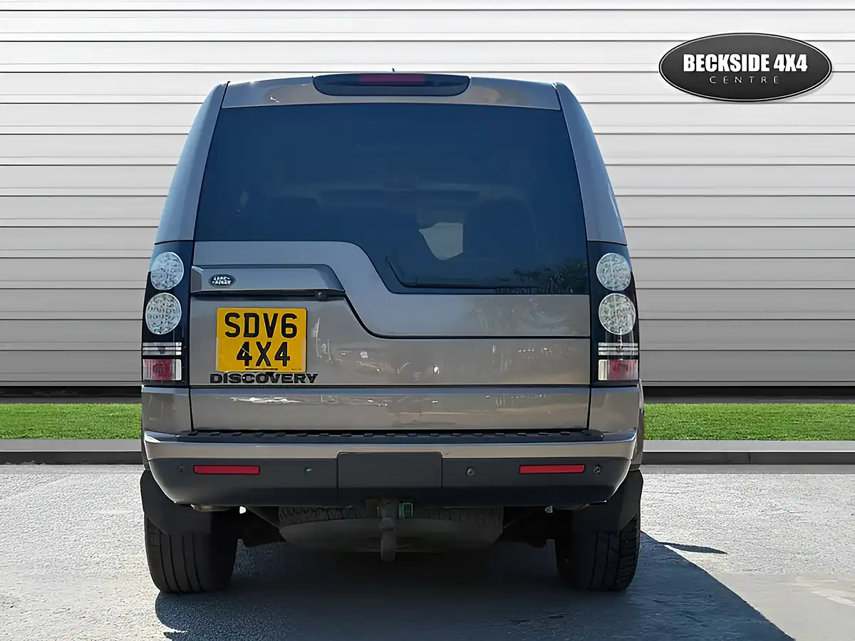 Used 2015 Land Rover Discovery Hse Kaikoura Stone - Interior and Exterior details 9