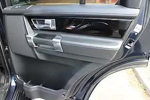 Used 2015 Land Rover Discovery Hse Luxury Blue - Interior and Exterior details 11