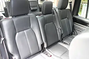 Used 2015 Land Rover Discovery Hse Luxury Blue - Interior and Exterior details 12