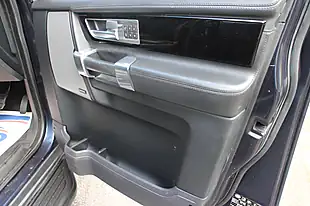 Used 2015 Land Rover Discovery Hse Luxury Blue - Interior and Exterior details 14