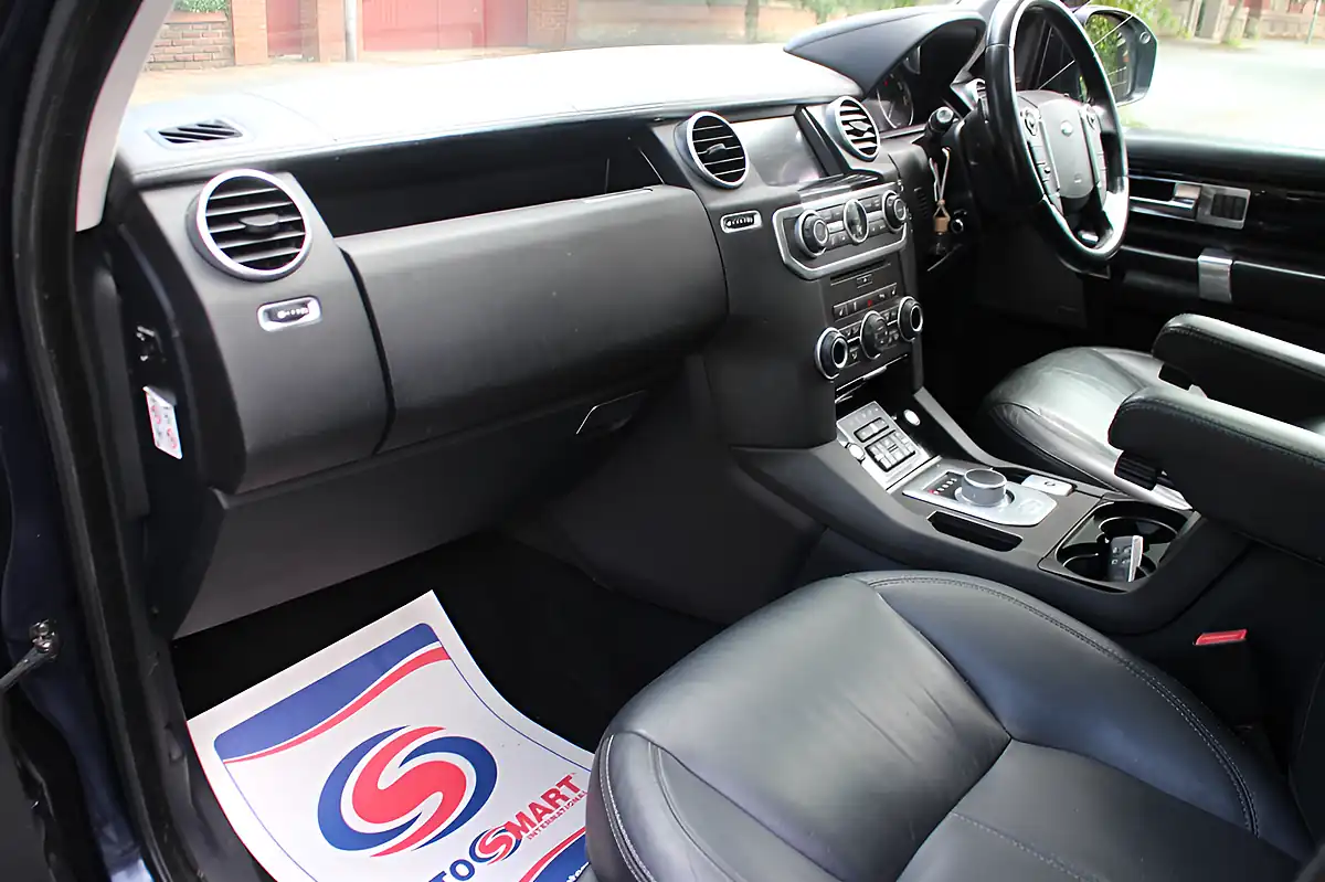Used 2015 Land Rover Discovery Hse Luxury Blue - Interior and Exterior details 15