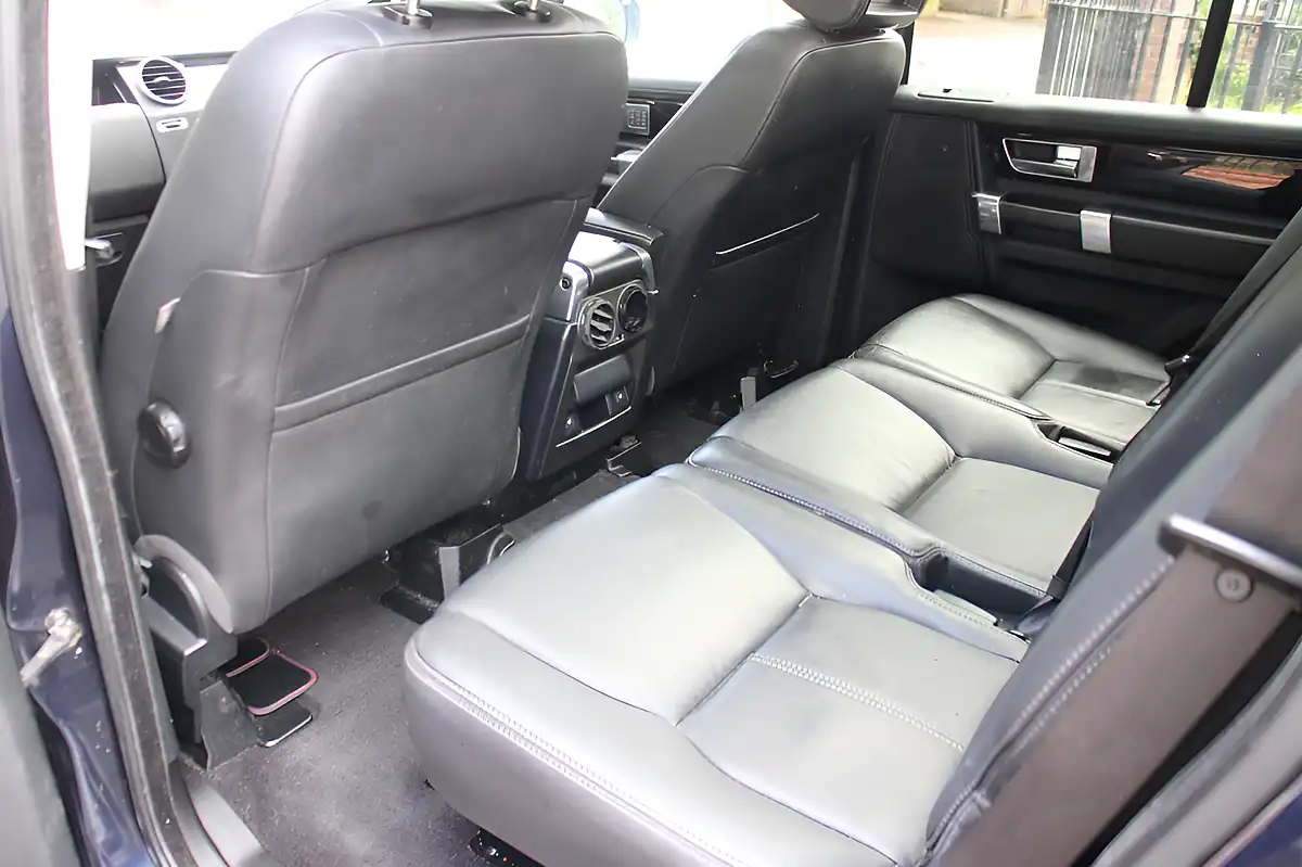 Used 2015 Land Rover Discovery Hse Luxury Blue - Interior and Exterior details 16
