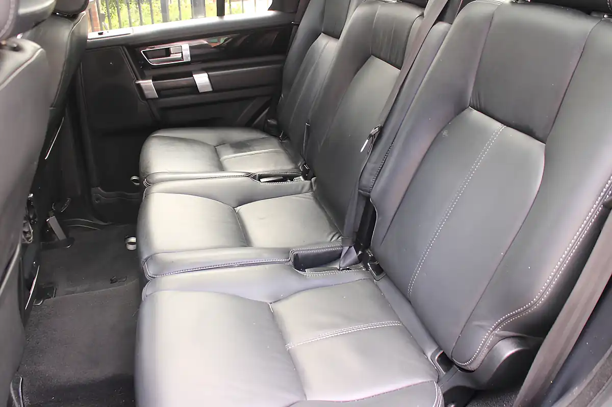 Used 2015 Land Rover Discovery Hse Luxury Blue - Interior and Exterior details 17
