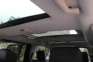 Used 2015 Land Rover Discovery Hse Luxury Blue - Interior and Exterior details 18