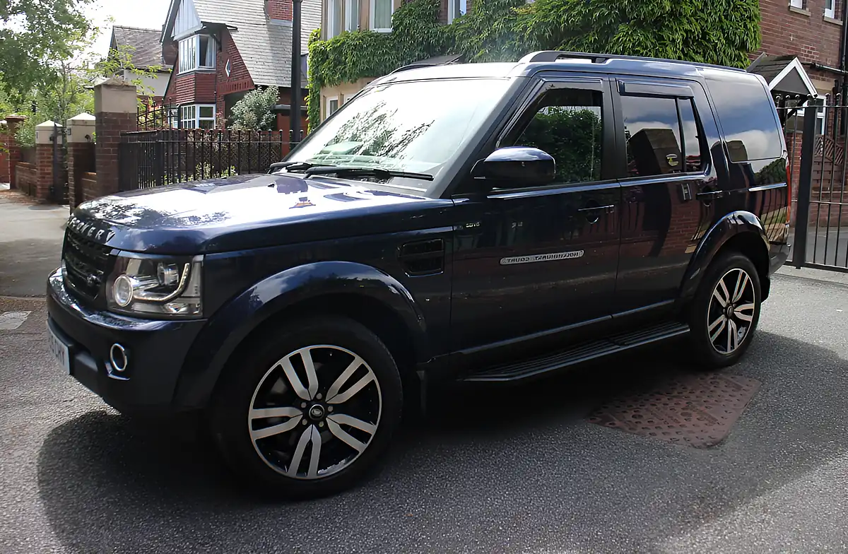 Used 2015 Land Rover Discovery Hse Luxury Blue - Interior and Exterior details 3