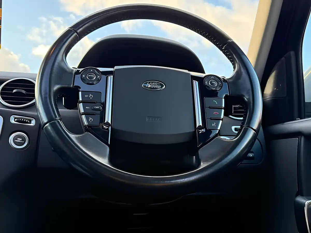 Used 2015 Land Rover Discovery Hse Yulong White - Interior and Exterior details 11