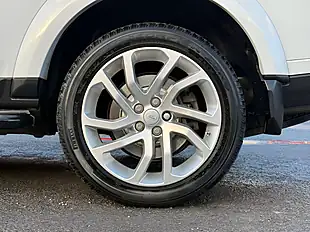 Used 2015 Land Rover Discovery Hse Yulong White - Interior and Exterior details 12