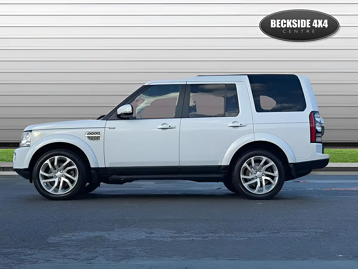 Used 2015 Land Rover Discovery Hse Yulong White - Interior and Exterior details 6