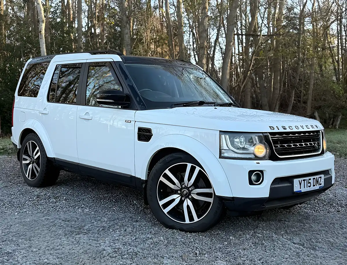 Used 2015 Land Rover Discovery Se Fuji White - Front View