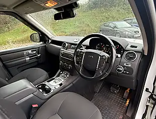 Used 2015 Land Rover Discovery Se Fuji White - Interior and Exterior details 12