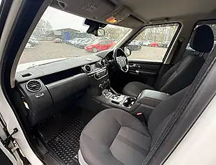 Used 2015 Land Rover Discovery Se Fuji White - Interior and Exterior details 15