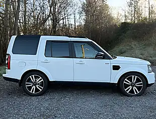 Used 2015 Land Rover Discovery Se Fuji White - Interior and Exterior details 2