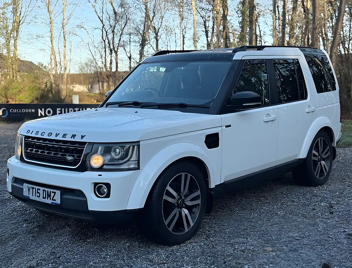 Used 2015 Land Rover Discovery Se Fuji White - Interior and Exterior details 7