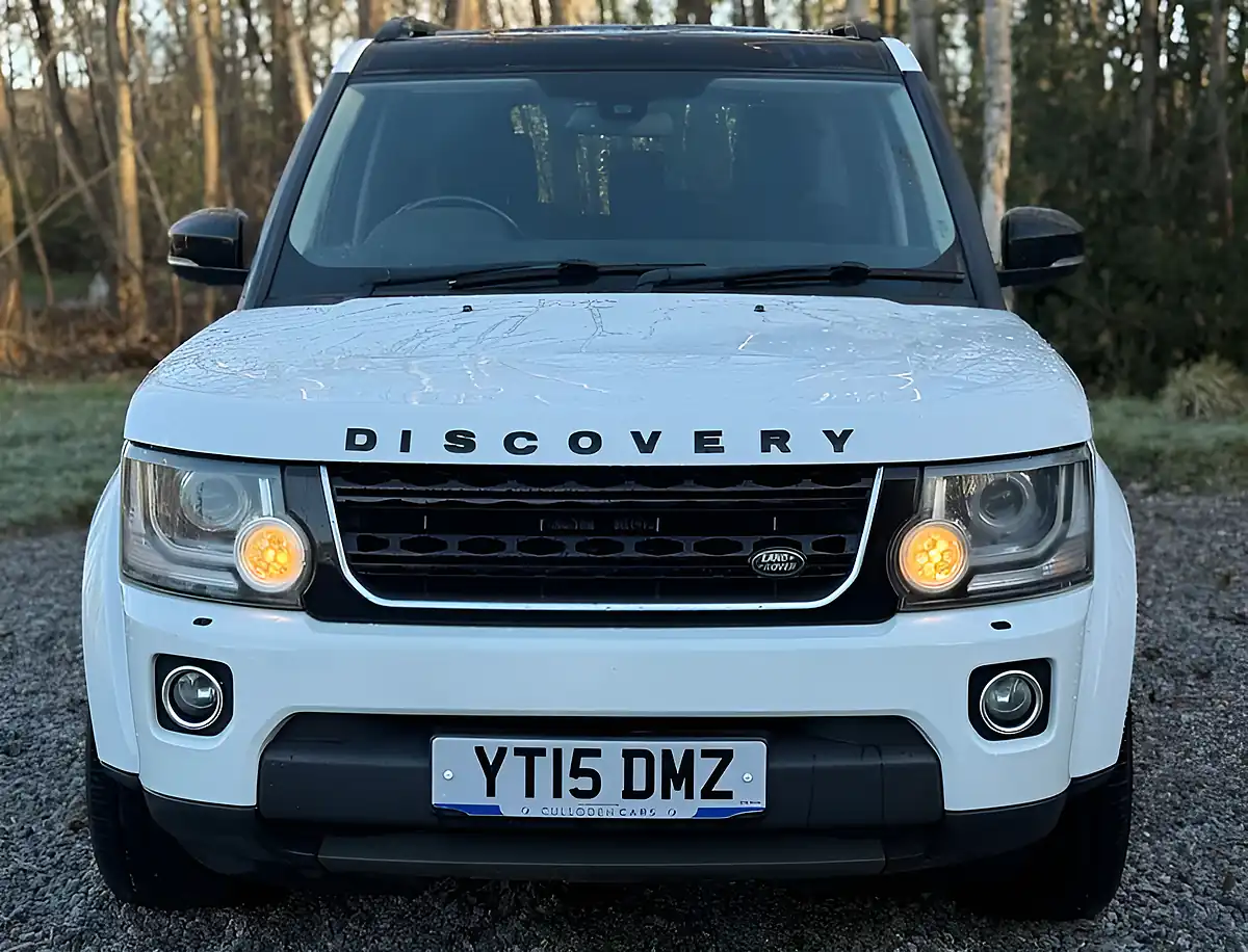Used 2015 Land Rover Discovery Se Fuji White - Interior and Exterior details 8