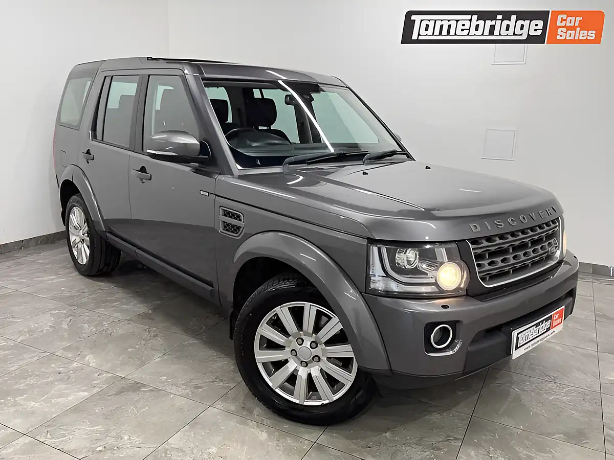 Used 2015 Land Rover Discovery Se Grey - Front View