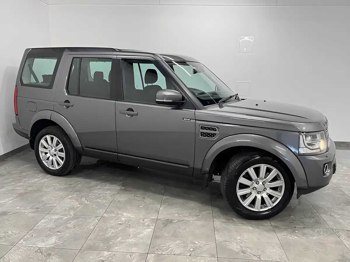 Used 2015 Land Rover Discovery Se Grey - Interior and Exterior details 2
