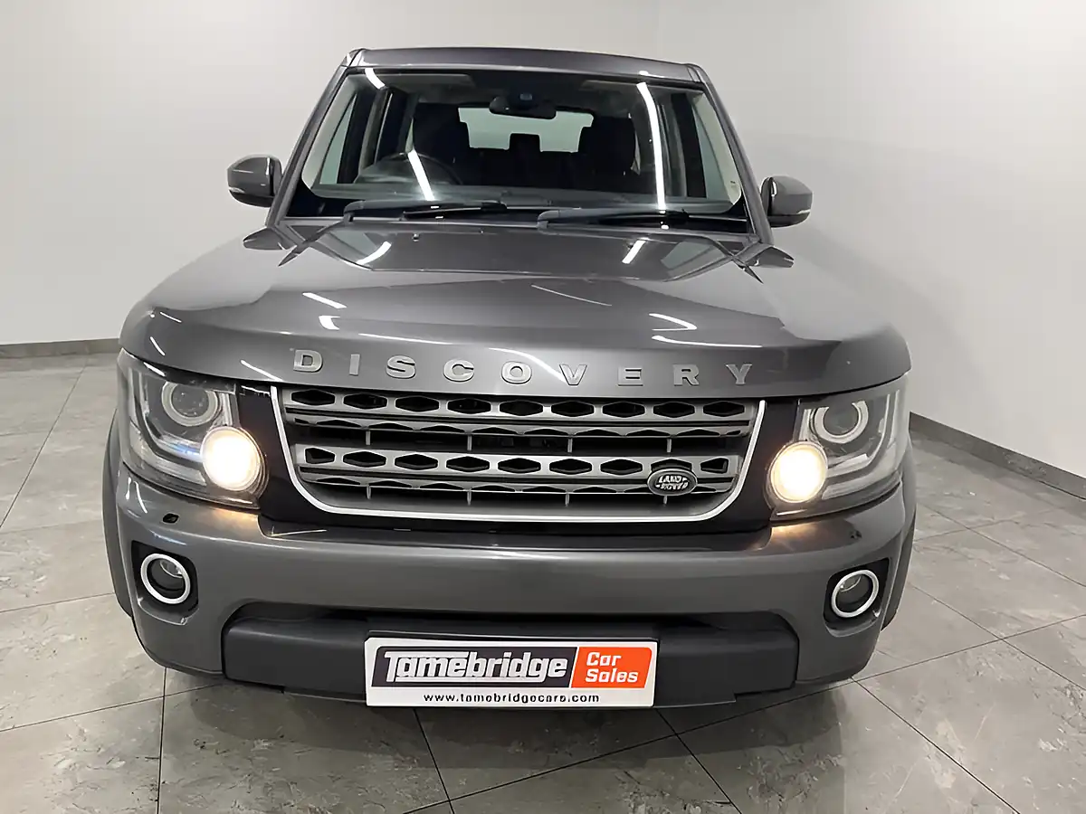Used 2015 Land Rover Discovery Se Grey - Interior and Exterior details 3