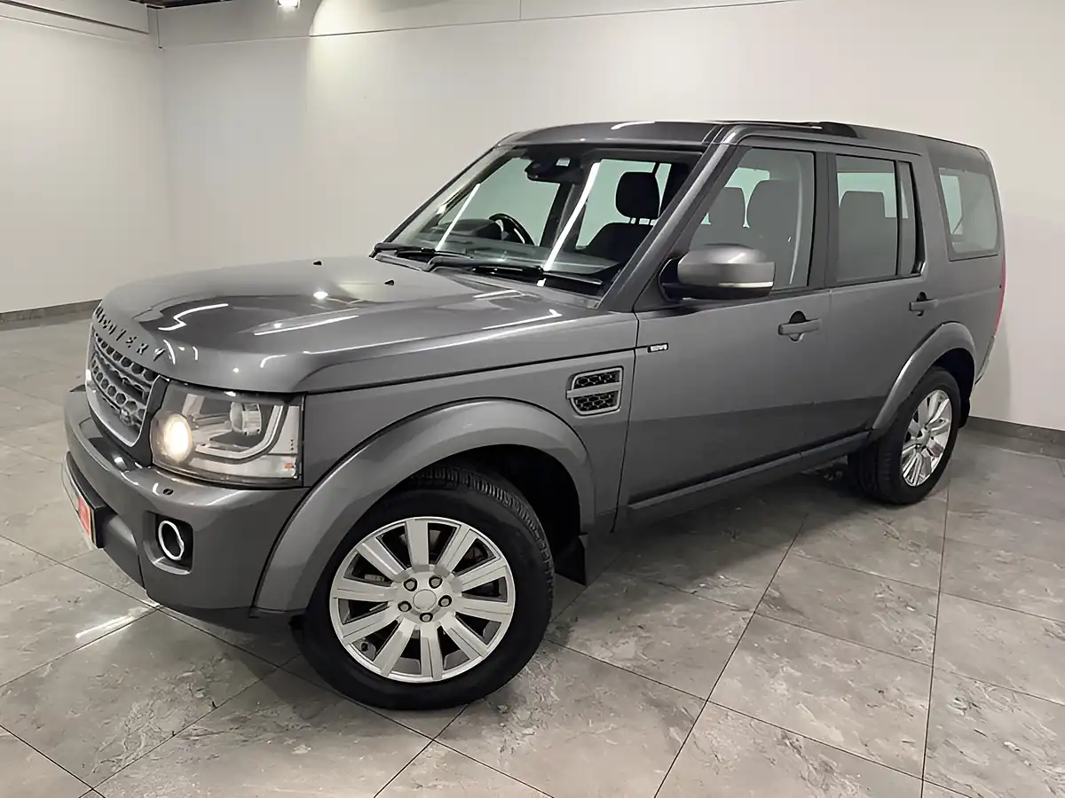 Used 2015 Land Rover Discovery Se Grey - Interior and Exterior details 4