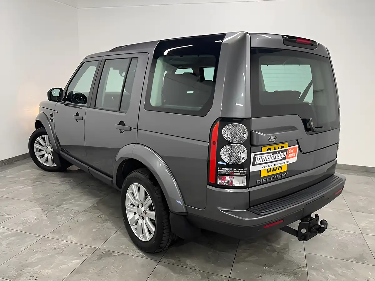 Used 2015 Land Rover Discovery Se Grey - Interior and Exterior details 5