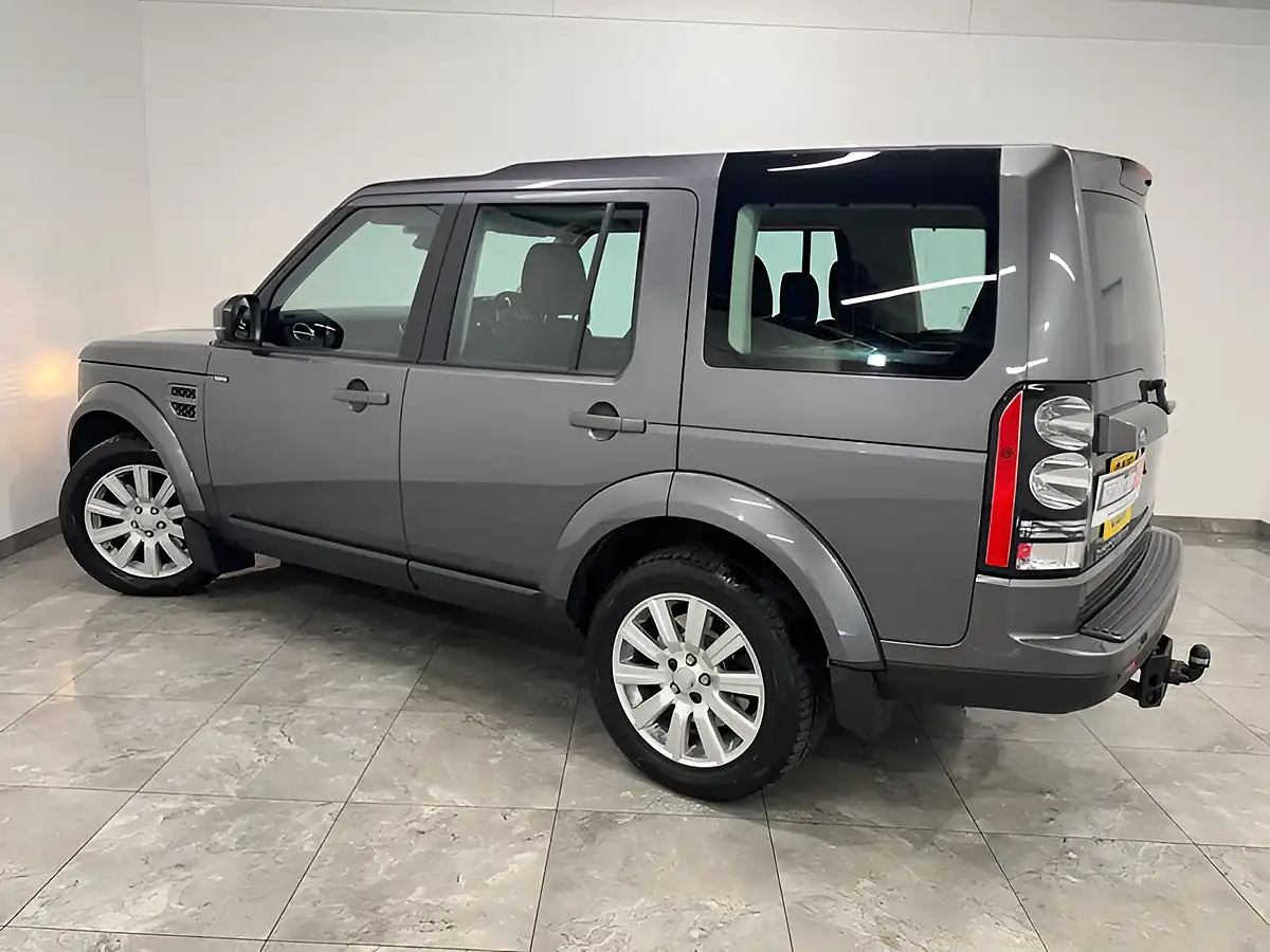 Used 2015 Land Rover Discovery Se Grey - Interior and Exterior details 6