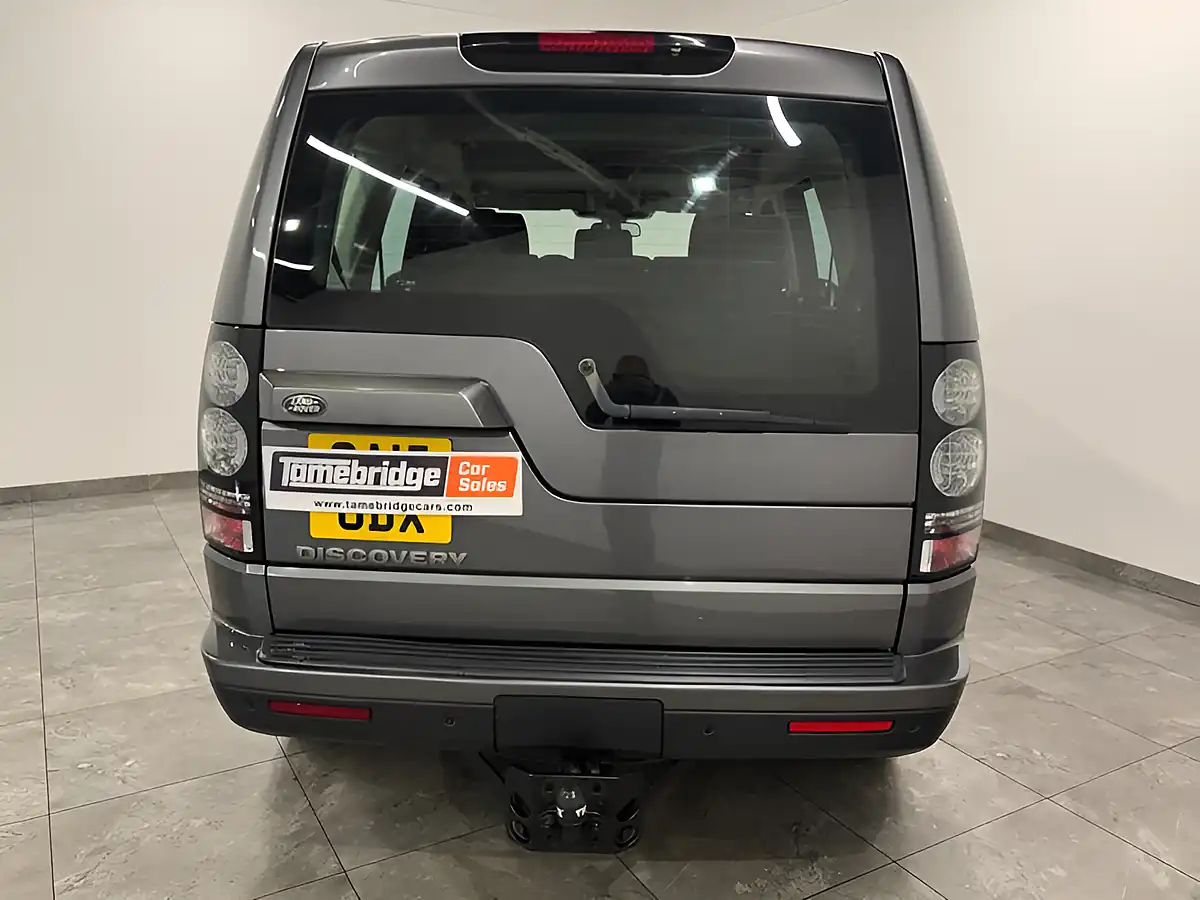 Used 2015 Land Rover Discovery Se Grey - Interior and Exterior details 7