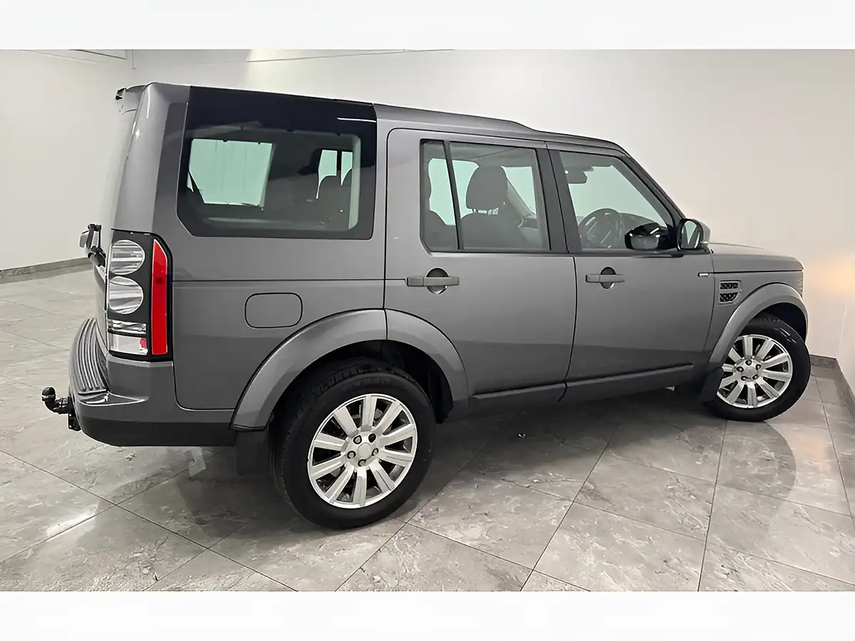 Used 2015 Land Rover Discovery Se Grey - Interior and Exterior details 8