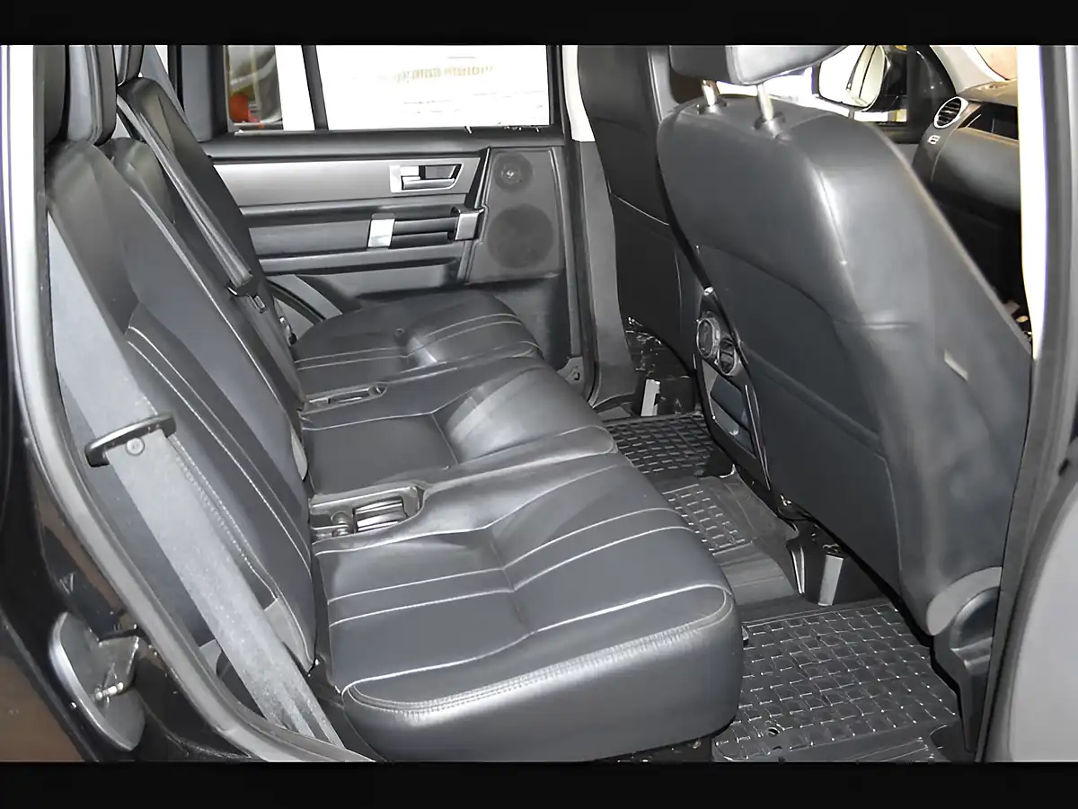 Used 2015 Land Rover Discovery Se Tech Black - Interior and Exterior details 12