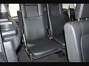 Used 2015 Land Rover Discovery Se Tech Black - Interior and Exterior details 14