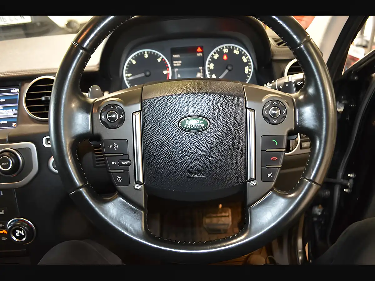 Used 2015 Land Rover Discovery Se Tech Black - Interior and Exterior details 19